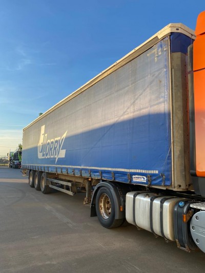 Полуприцеп шторный Schmitz Cargobull 9084