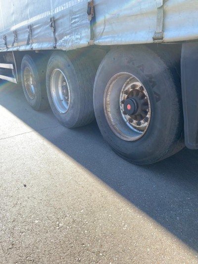 Полуприцеп шторный Schmitz Cargobull 9084