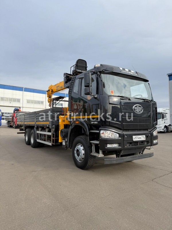 Бортовой грузовик FAW J6P с КМУ Soosan