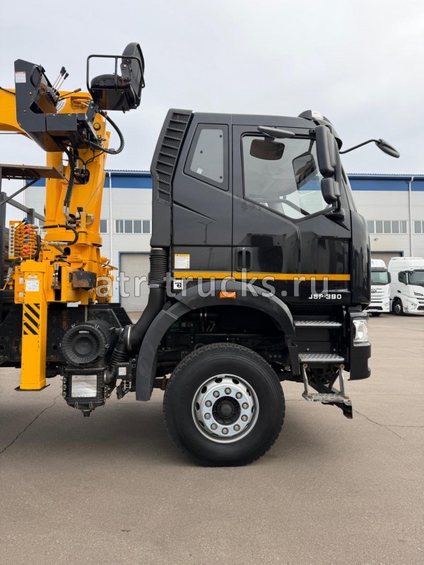 Бортовой грузовик FAW J6P с КМУ Soosan