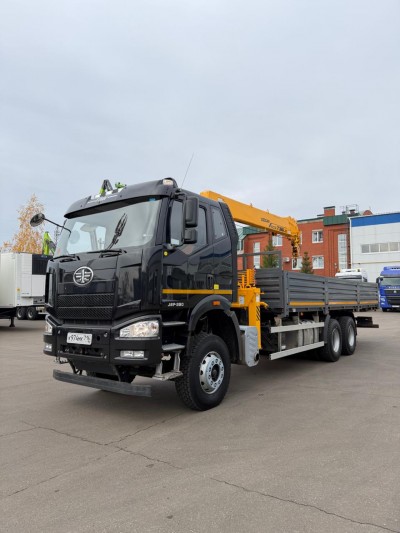 Бортовой грузовик FAW J6P с КМУ Soosan